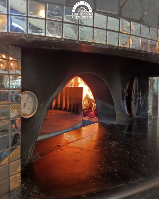 Nos pizzas sont cuites au feu de bois ! 🔥

Retrouvez notre carte sur : www.fuocopizzas.fr

 #Autumn #pizzagrenoble #grenoblefoodie #pizzerias #feudebois #restaurantpizza